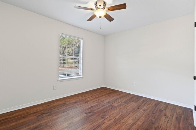 Building Photo - 165 Montclair Loop