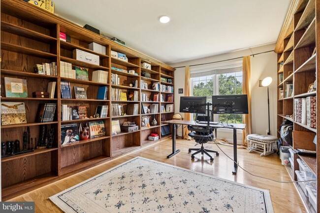 Building Photo - 26368 Strathaven Ct