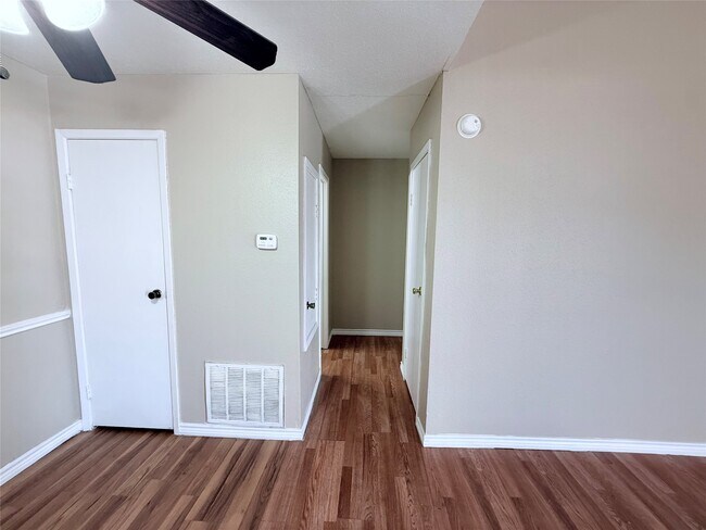 Building Photo - 12655 Ashford Meadow Dr