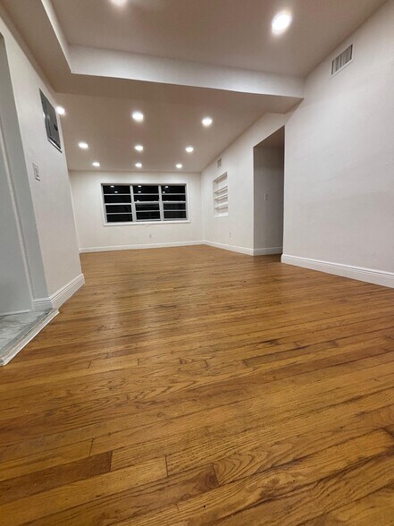 Building Photo - 795 84th St