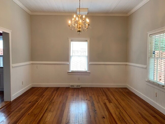 Building Photo - 3-Bedroom 2-bath home