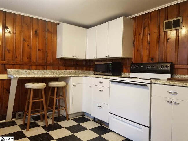 Building Photo - 108 Central Ave