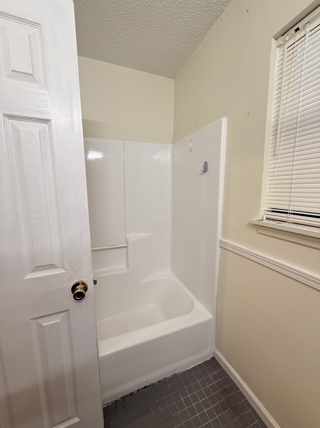 Building Photo - 610 18th St