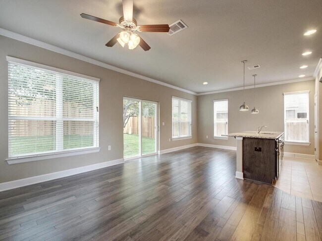 Building Photo - 4705 Rosedale Ave