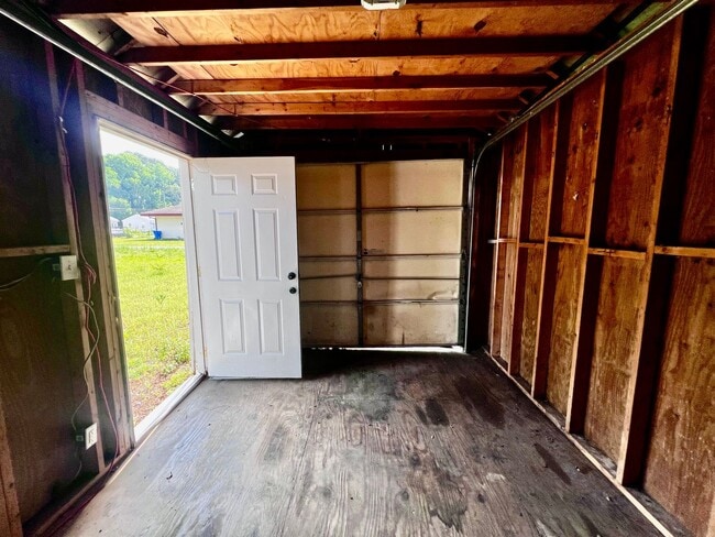 Building Photo - MOVE IN INCENTIVE: $500 FIRST FULL MONTHS ...