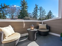 Building Photo - Nice Spacious Bainbridge Condo in heart of downtonw