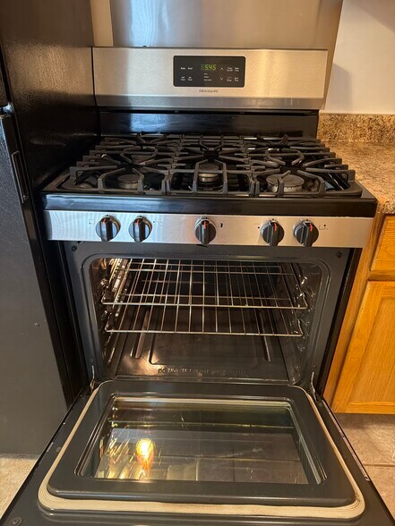 Building Photo - 10S511 Echo Ln