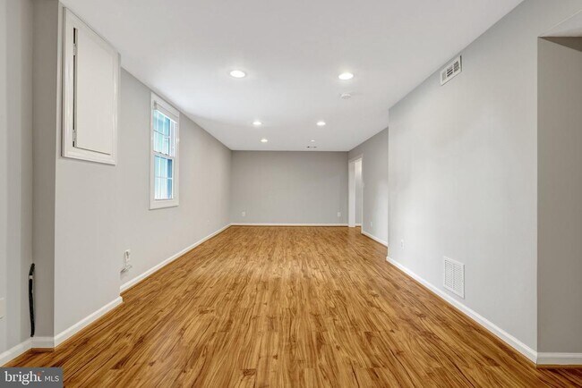 Building Photo - 8995 Parliament Dr
