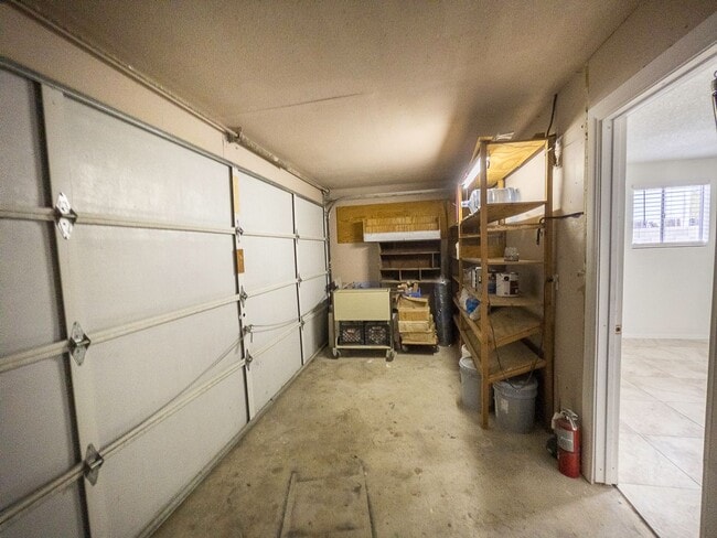 Building Photo - 1 bed and 1 bath located in Henderson!