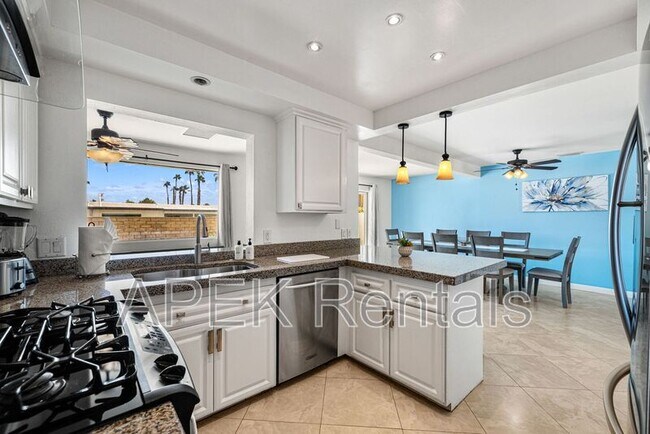 Building Photo - 2290 N Victoria Rd