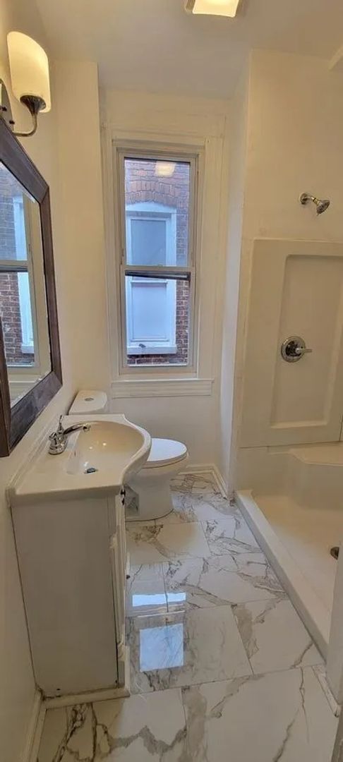 Building Photo - Spacious 3-Bedroom Home in West Baltimore City – Available Now