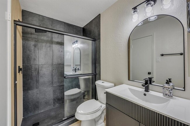 Building Photo - 2104 Andover Dr