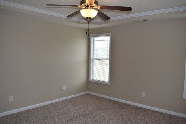 Building Photo - 3 bed 2.5 Bath Minutes from Lillington