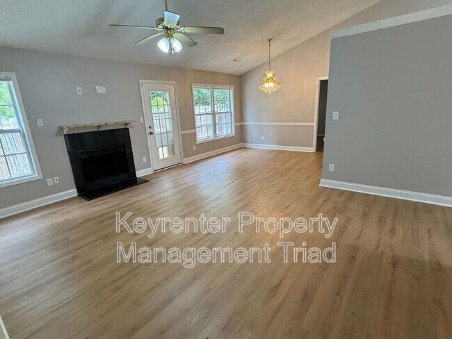 Building Photo - 3957 Cobblestone Bend Dr