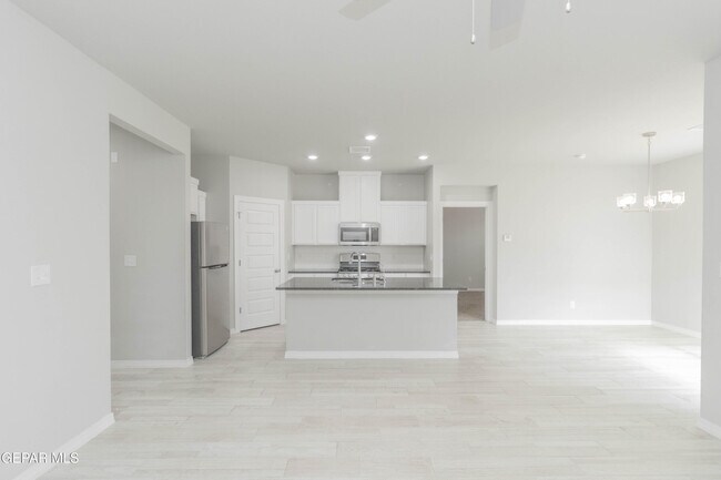 Building Photo - 13821 Madero Dr