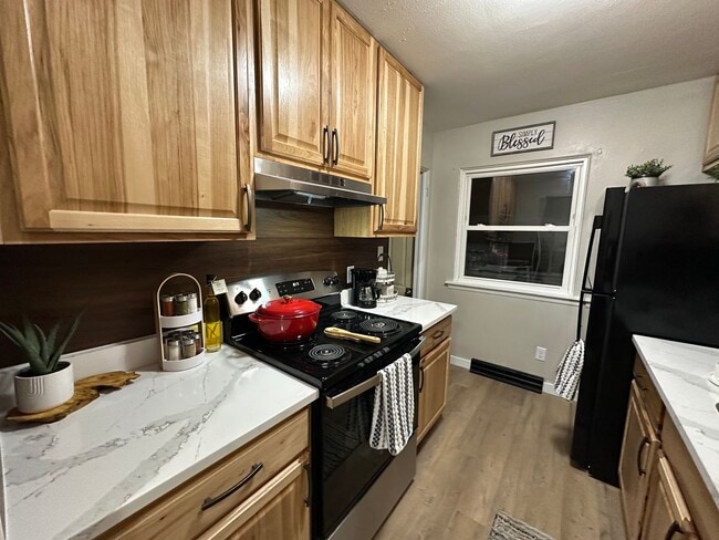 Building Photo - 1126-1128 Byron Ave.