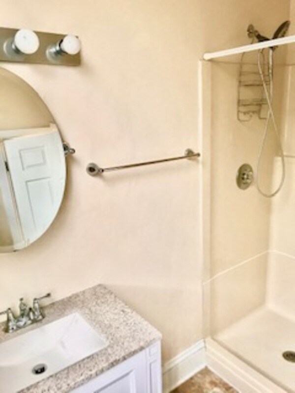 Building Photo - 78 Parkview Ave