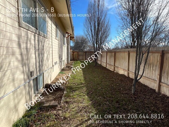 Building Photo - 623 7th Ave S
