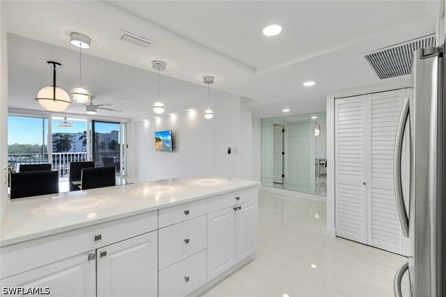 Building Photo - 5 Bluebill Ave