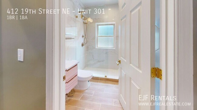 Building Photo - 412 19th St NE