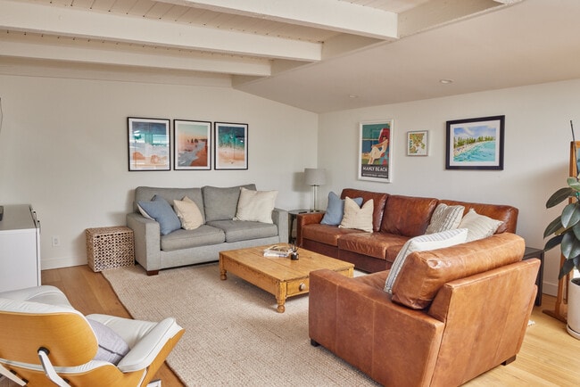 Building Photo - 14 Westwind St