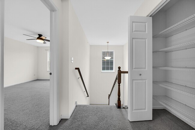 Building Photo - 4456 Monroe Ct