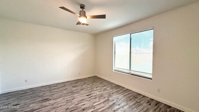 Building Photo - 4927 W Magdalena Ln