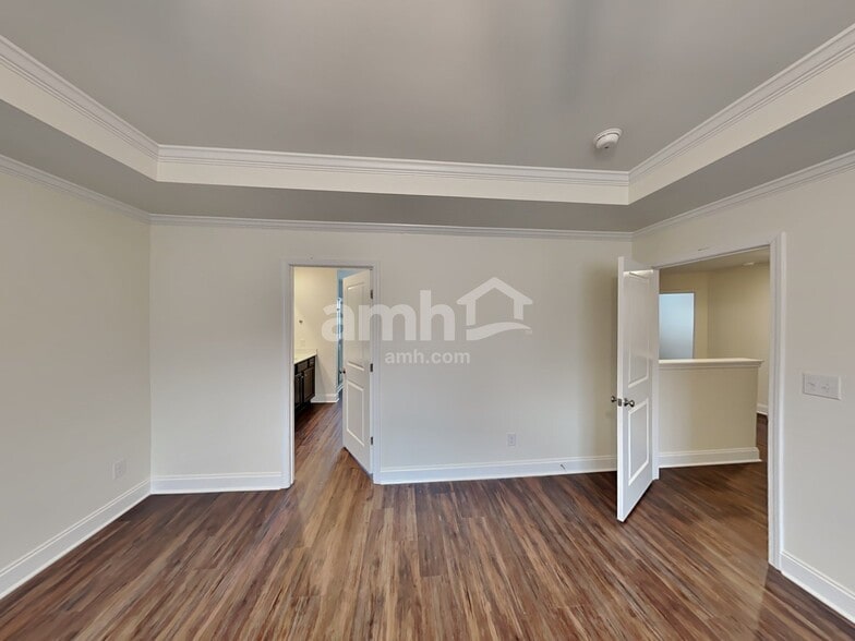 Building Photo - 2128 Williamshire Ln