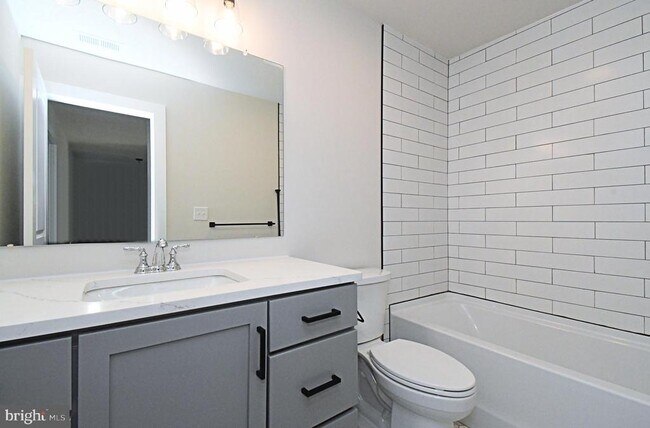 Building Photo - 51 E Clymer Ave