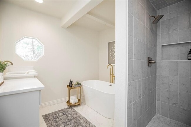 Building Photo - 1 Rader Ln