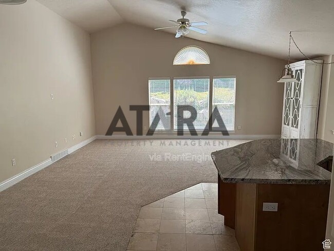 Building Photo - 941 Fremont Rd