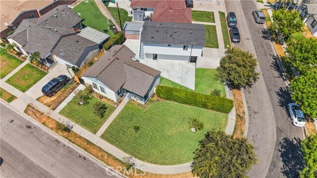 Building Photo - 5833 Glady St