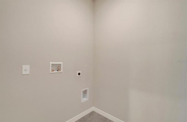 Building Photo - 2301 Mystic Maze Ln