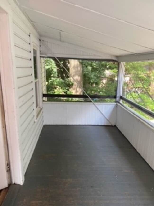 Building Photo - 31 Chapel St