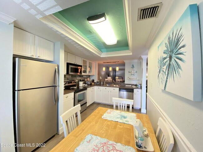 Building Photo - Satellite Beach Condo - Available on July 1st!