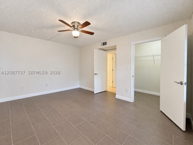 Building Photo - 1275 Crystal