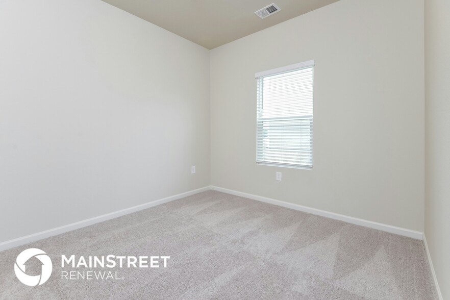 Building Photo - 250 Smith Glen Dr