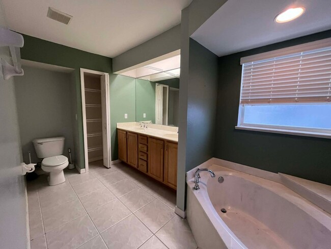 Building Photo - 25381 Deep Creek Blvd