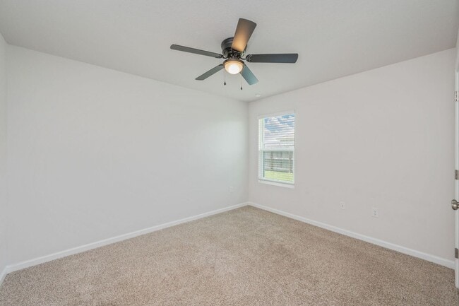 Building Photo - AVAILABLE NOW | BEAUTIFUL 5 BEDROOM, 3 BATH HOME IN MILTON WITH LARGE BACK YARD
