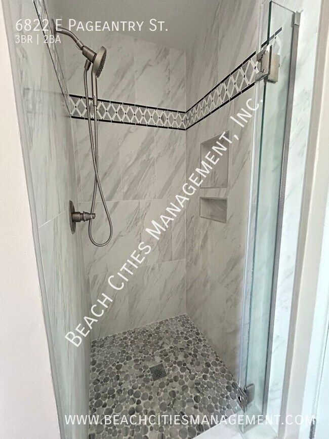 Building Photo - 6822 E Pageantry St