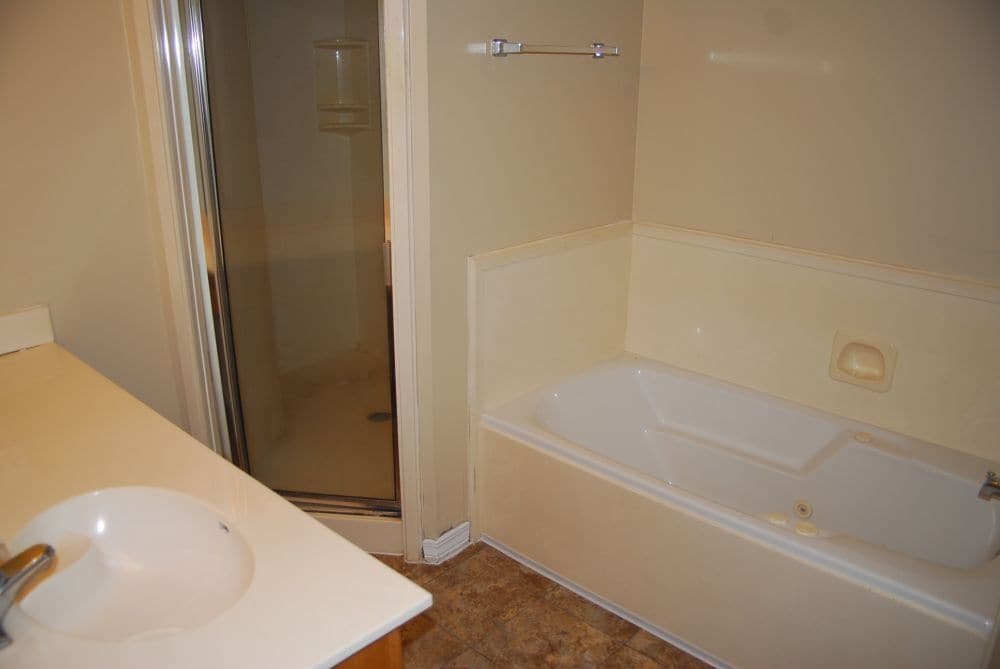 Building Photo - 14486 Williamsburg Dr