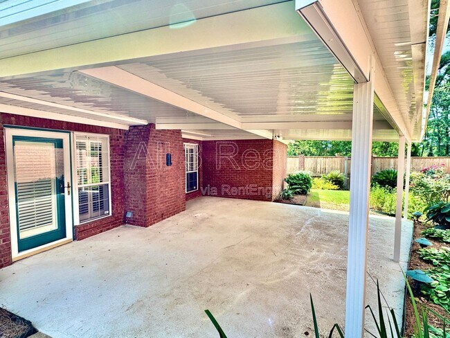 Building Photo - 113 River Chase Ct