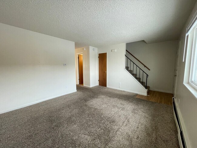 Building Photo - 736 37th Ave