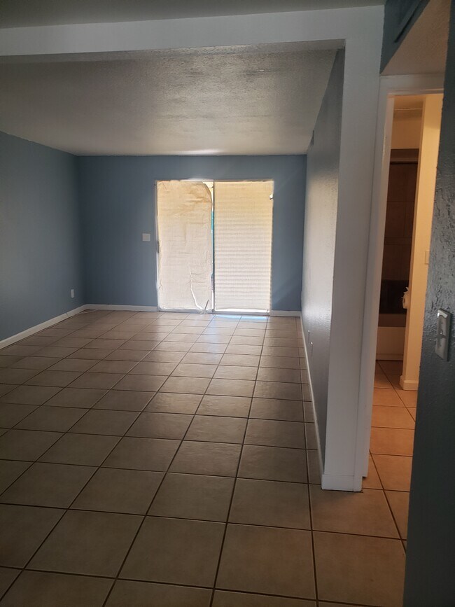 Building Photo - 3560 N Tucson Blvd