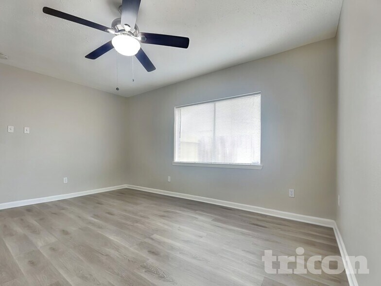 Building Photo - 2047 Lexington Woods Dr