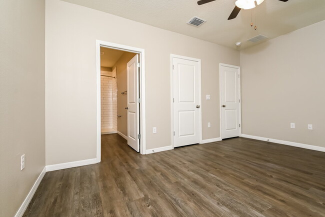 Building Photo - 12758 Rustic Cedar Pl