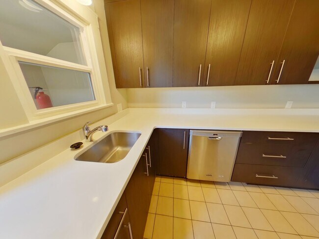 Building Photo - 210-214 NW 11th St.