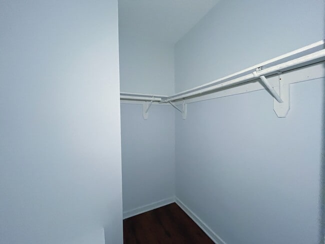 Building Photo - 3727 N Pine Grove Ave