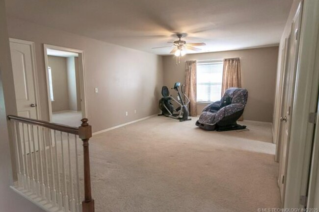 Building Photo - 5 Bedroom Home In Broken Arrow