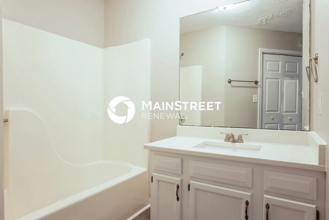 Building Photo - 3 Bedroom Pet-Friendly Home in Raleigh, NC...